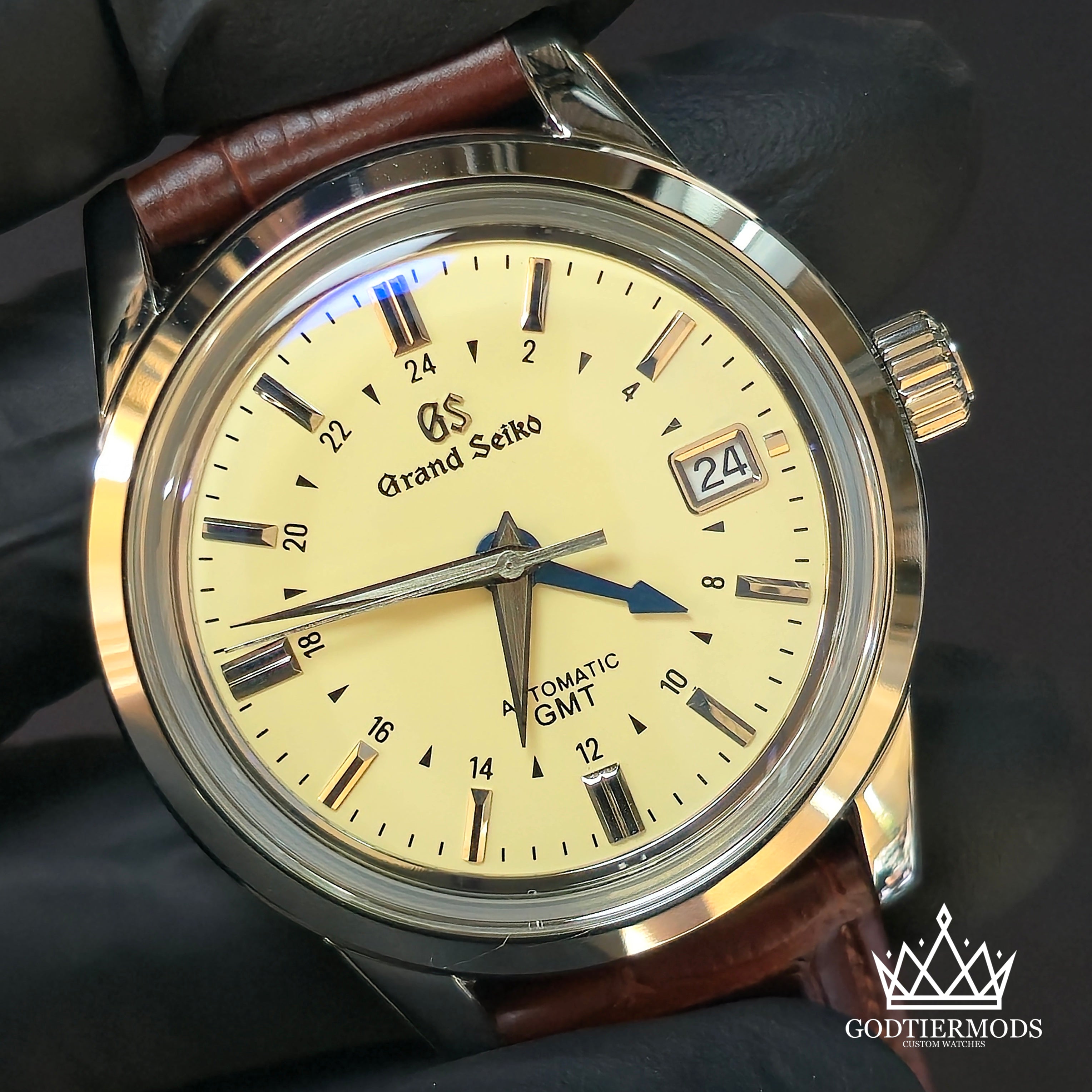 GMT Grand Seiko Ivory / Cream with Blue GMT Hand - GodTierMods