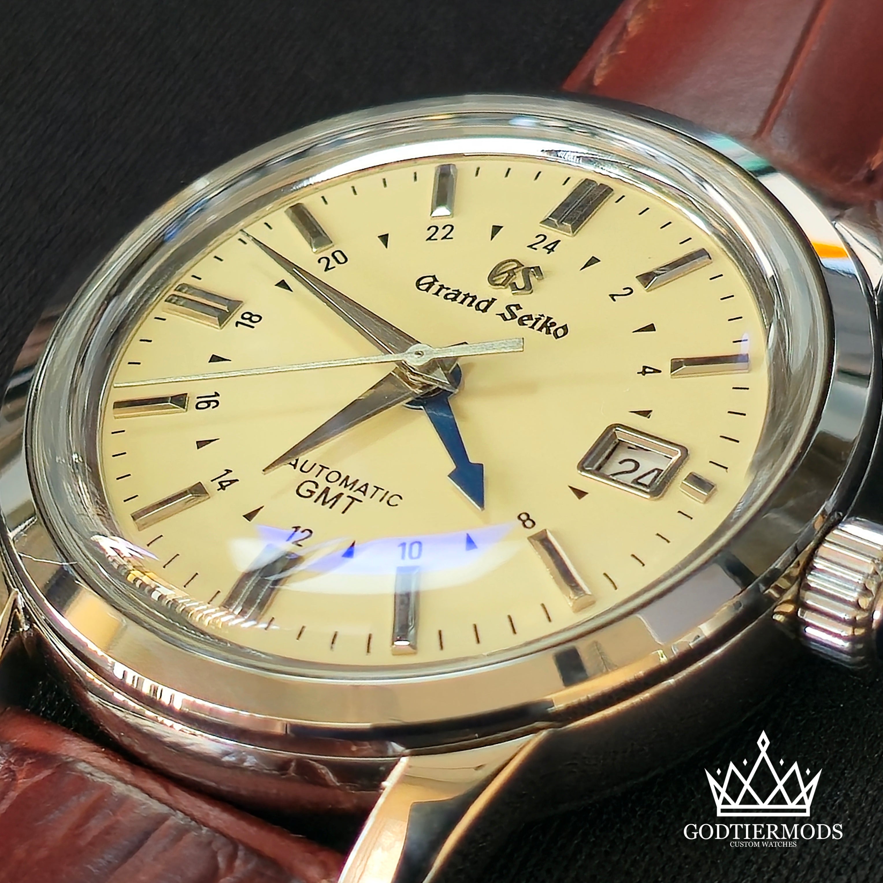 GMT Grand Seiko Ivory / Cream with Blue GMT Hand - GodTierMods