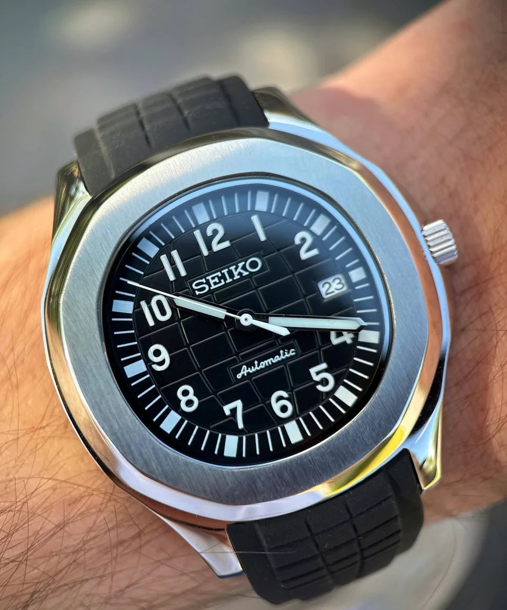 Aquanaut Classic Black - GodTierMods